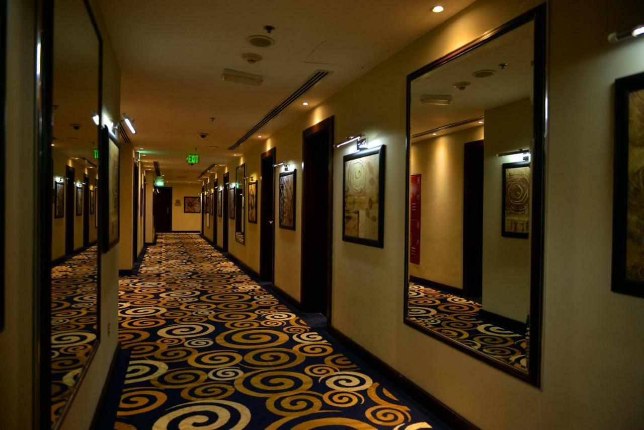 Strato Hotel By Warwick Doha Kültér fotó